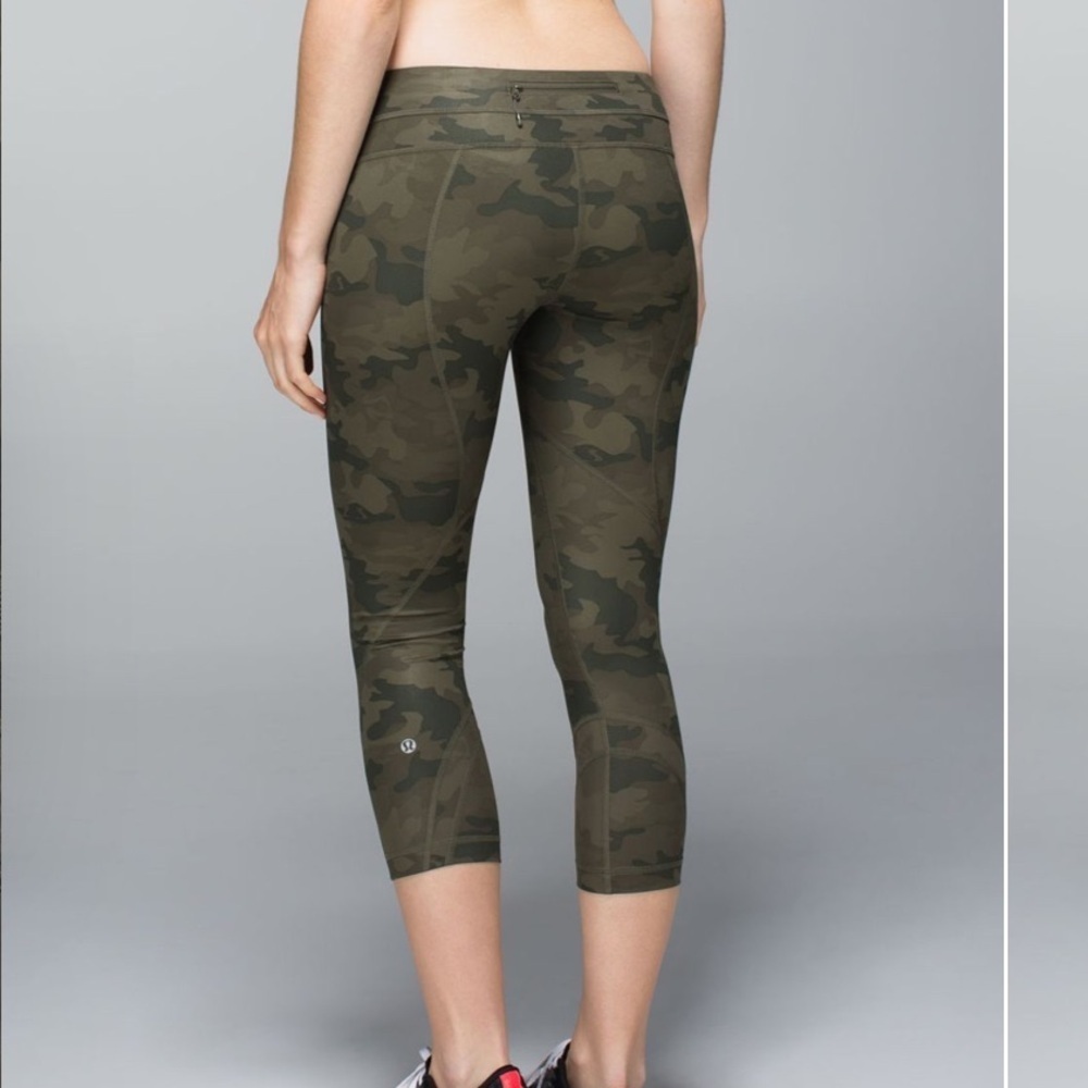 lululemon Run Inspire‎ Crop II Luxtreme Savasana Camo